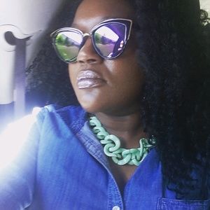 Meet your Posher, Joy